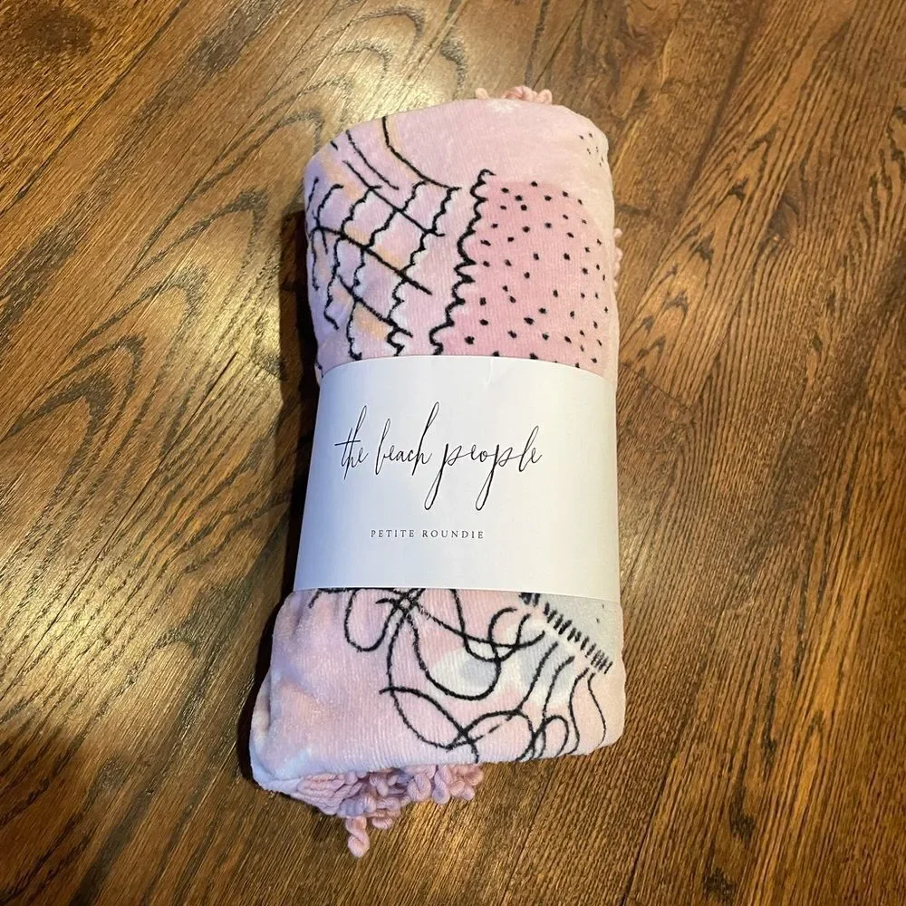 NWT Free People Sirene Petite Round Towel